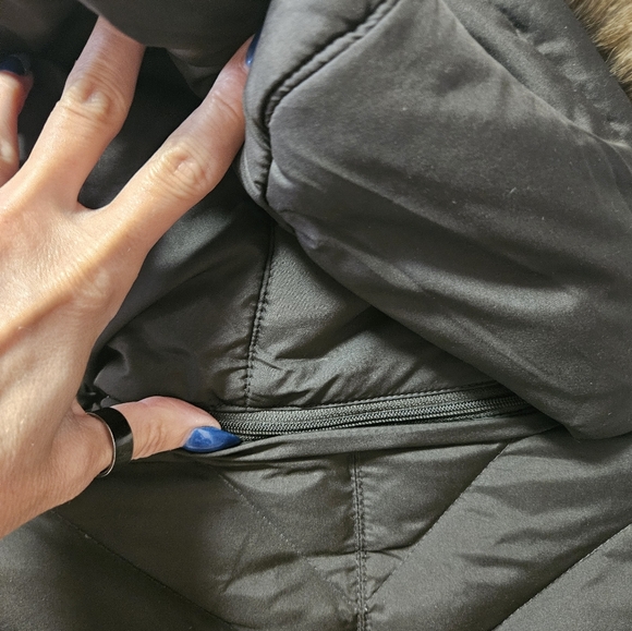 Michael Kors Women's Army Green Quilted Jacket with Faux Fur Hood - Picture 14 of 16